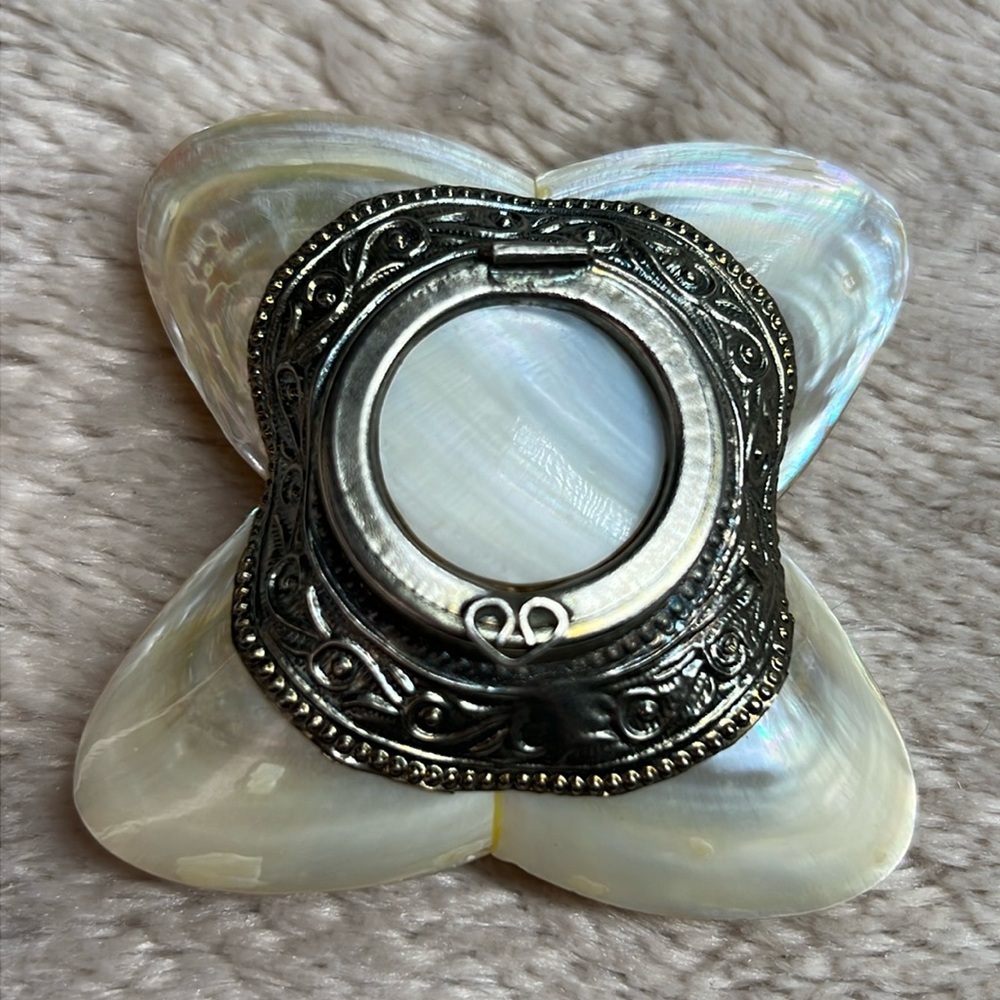 Vintage Mother of Pearl Shell Trinket Pill Box